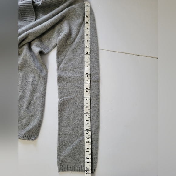 Pursuits LTD. Soft Gray Shawl Collar Cashmere Academia Long Sleeve Sweater - Picture 5 of 6